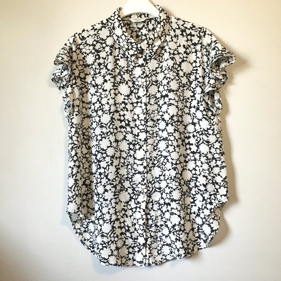 B&W Floral Country Girl Chiffon Flutter Sleeve Tie Hem Button Up Blouse - Picture 2 of 16